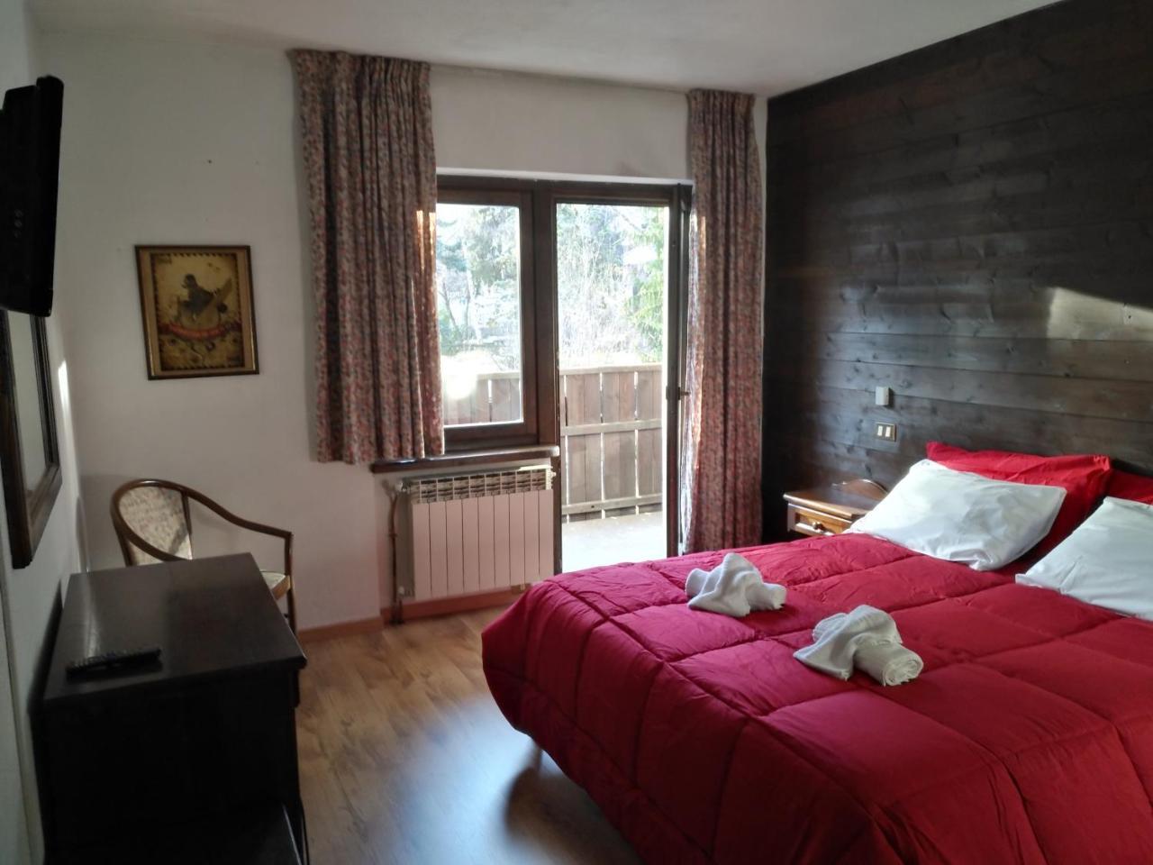 Hotel I Larici Bardonecchia Kültér fotó