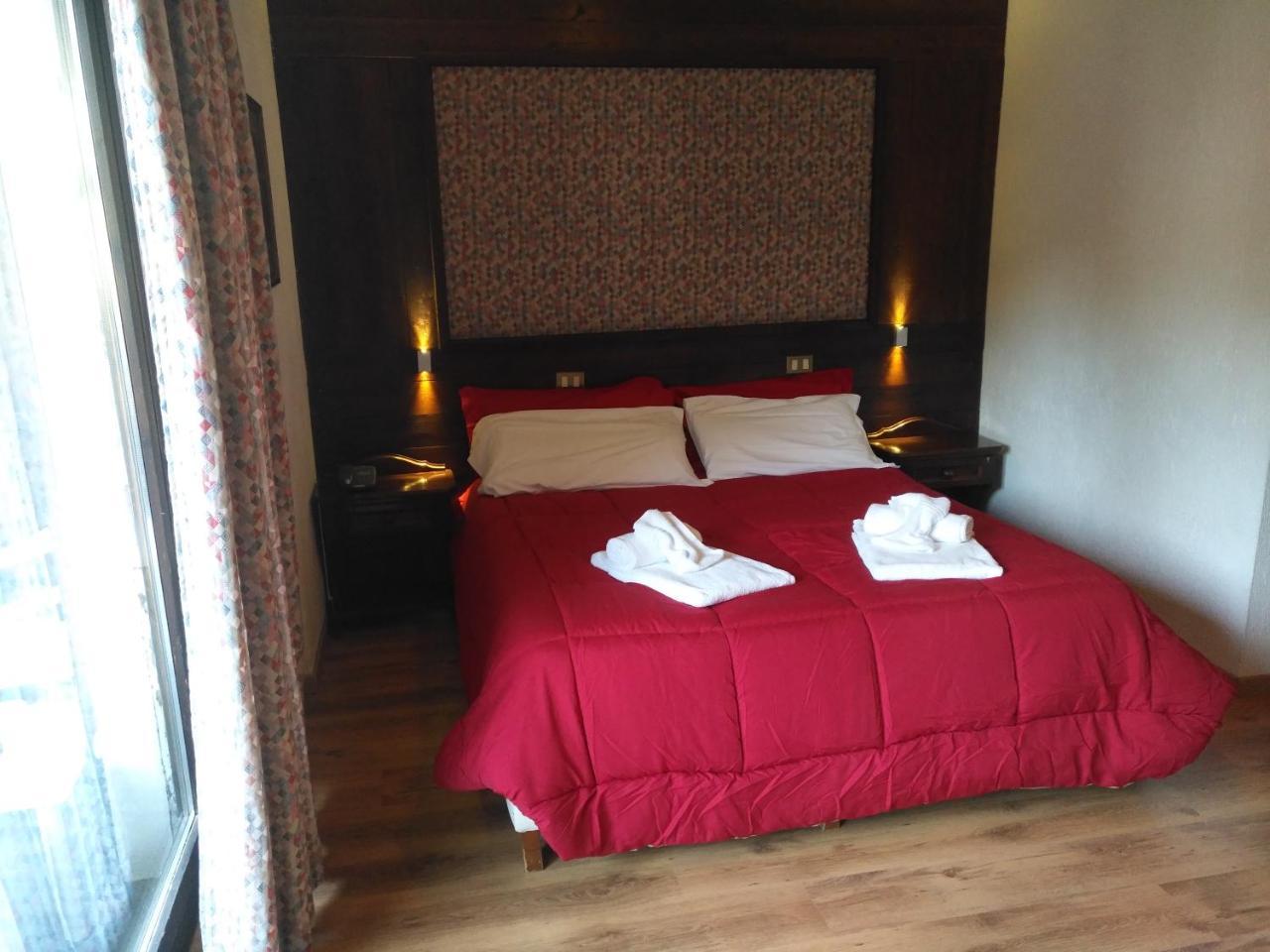 Hotel I Larici Bardonecchia Kültér fotó