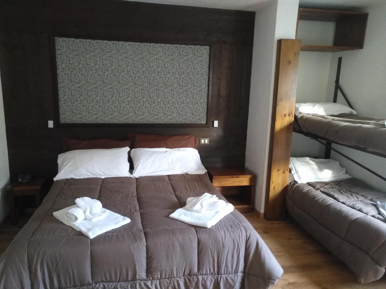 Hotel I Larici Bardonecchia Kültér fotó
