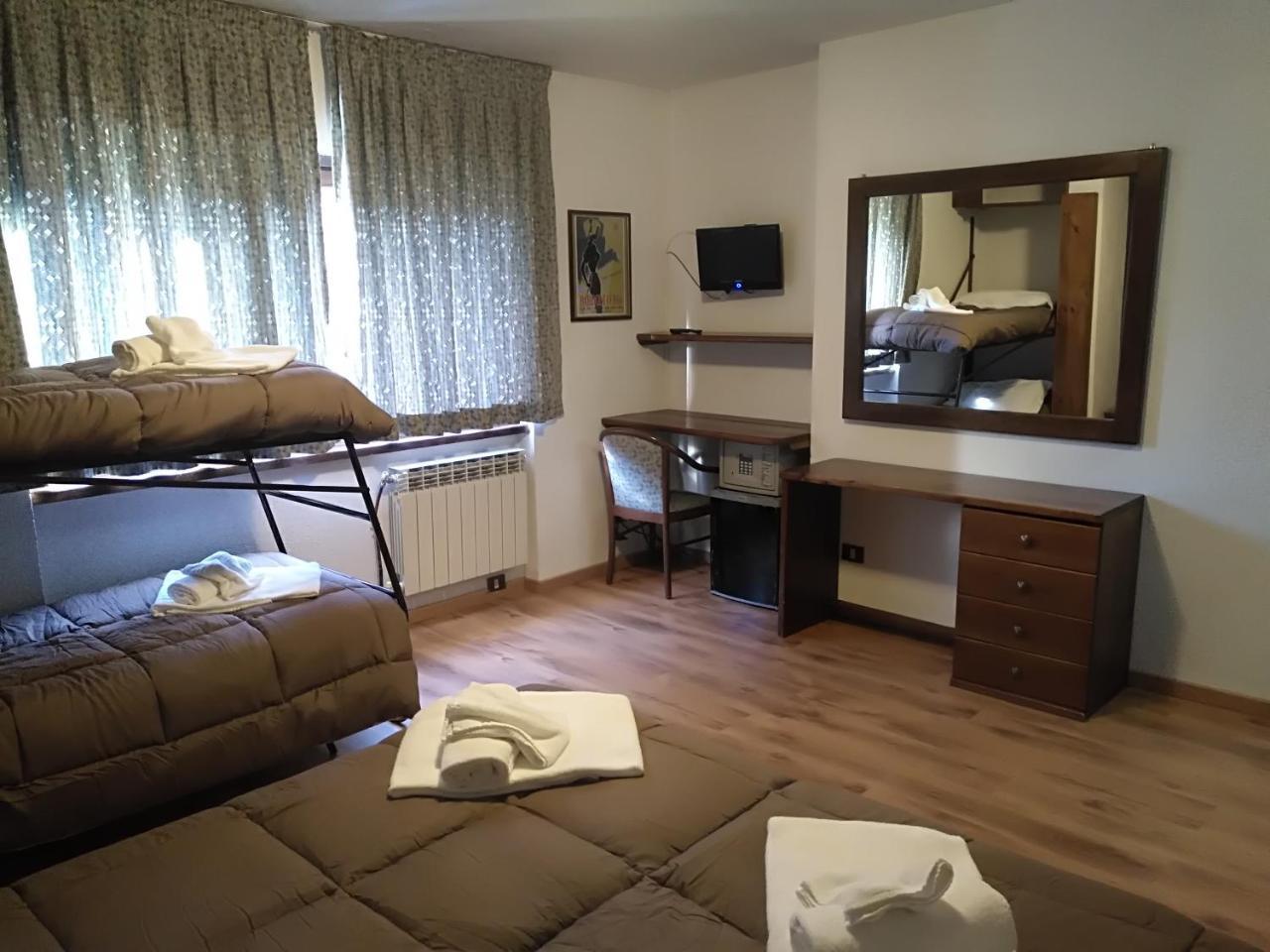 Hotel I Larici Bardonecchia Kültér fotó